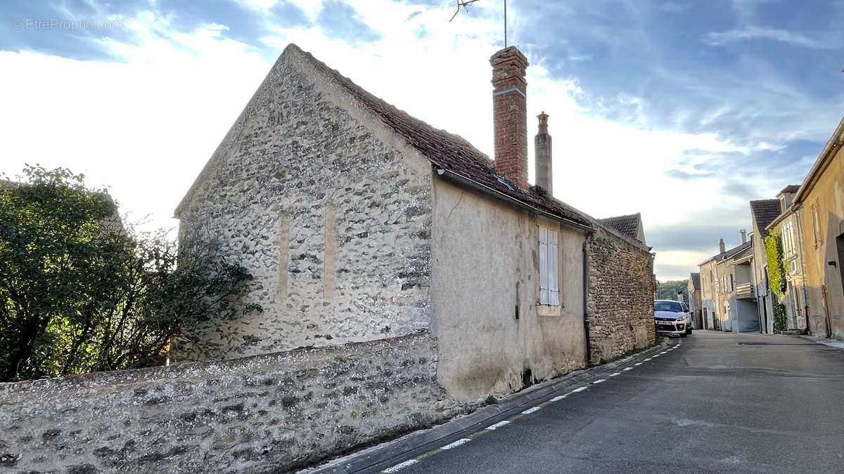 Maison à AVALLON