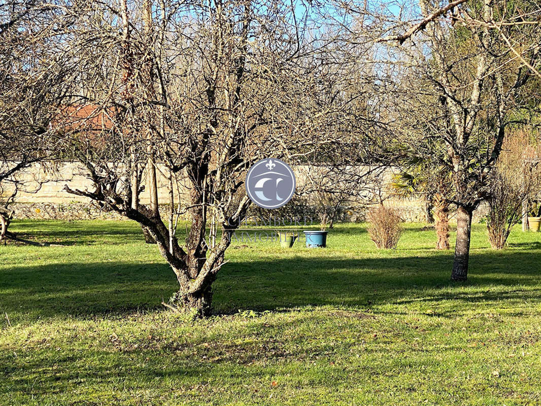 Terrain à CHITENAY