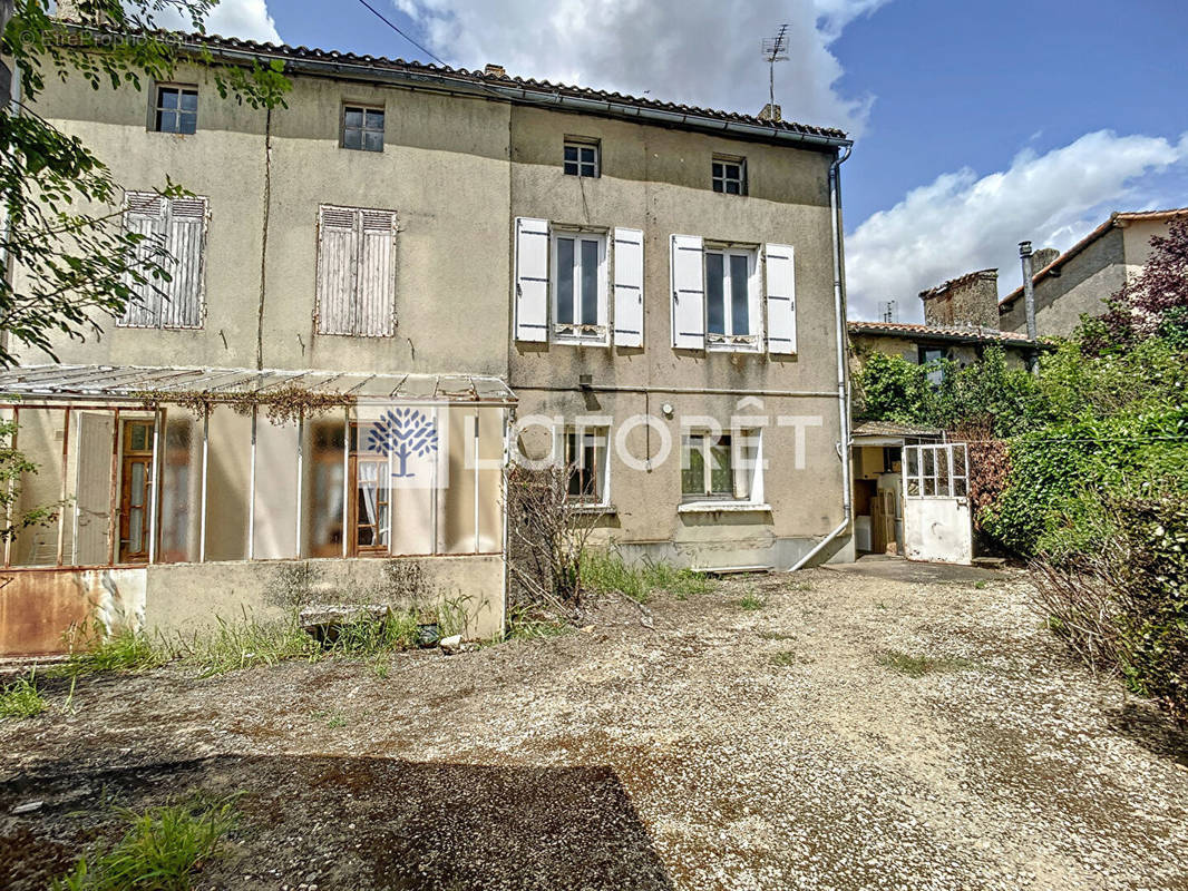 Maison à MENIGOUTE