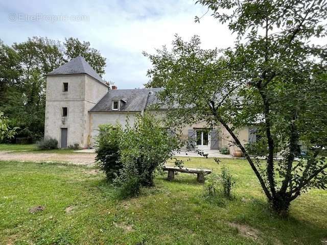 Maison à VARENNES-VAUZELLES