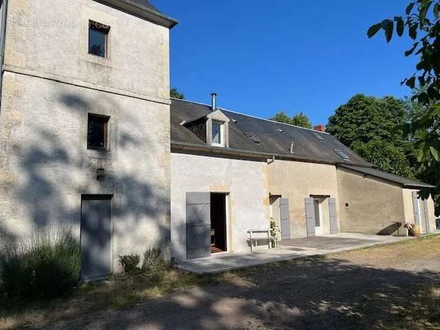 Maison à VARENNES-VAUZELLES