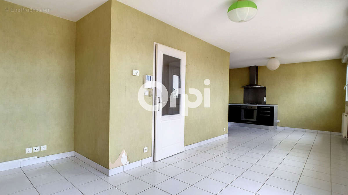 Appartement à GENLIS