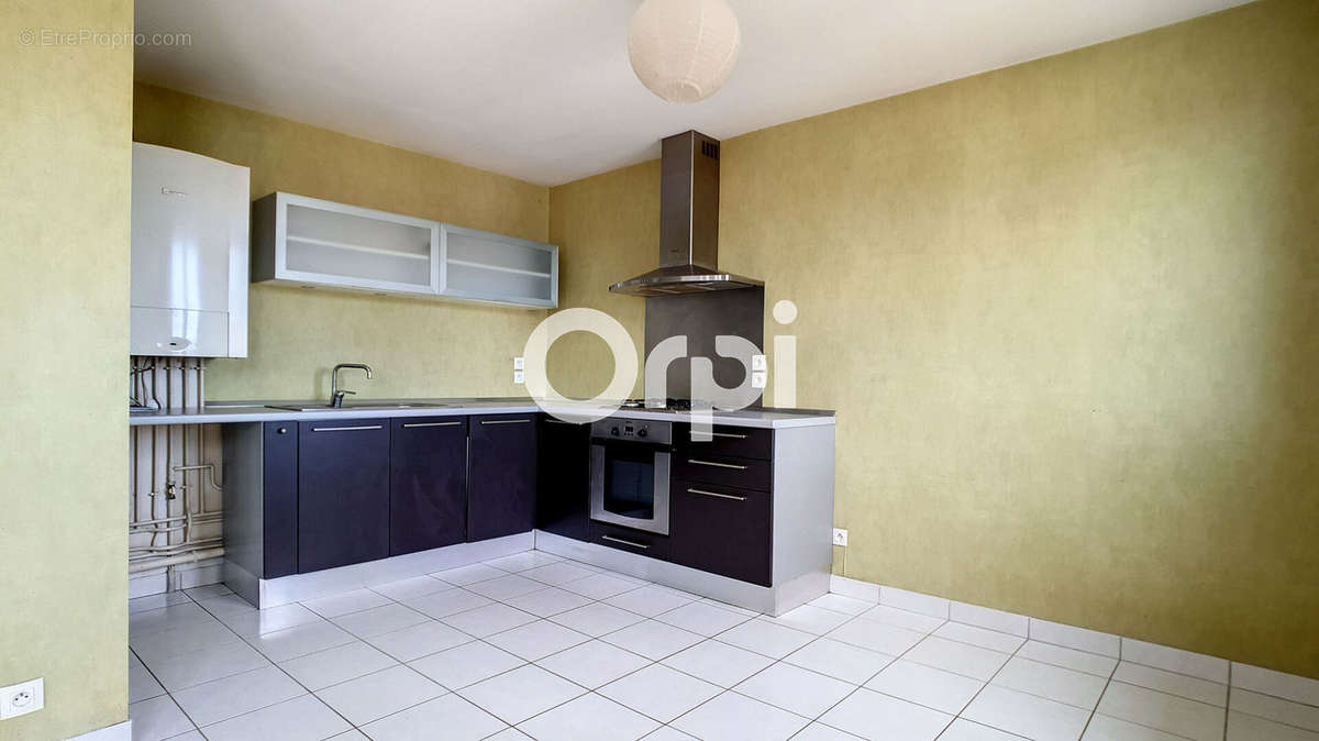 Appartement à GENLIS