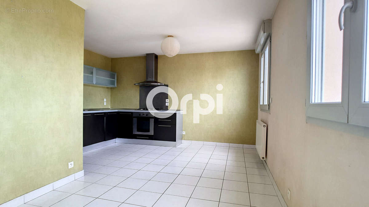 Appartement à GENLIS