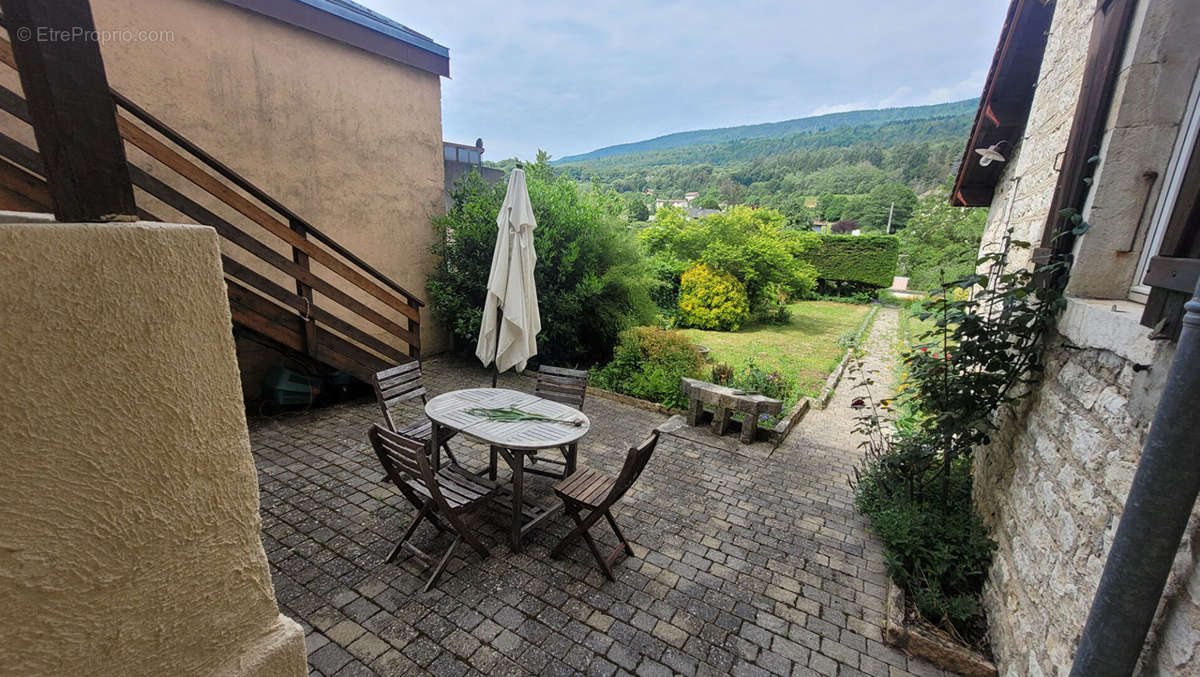 Maison à BELLEGARDE-SUR-VALSERINE