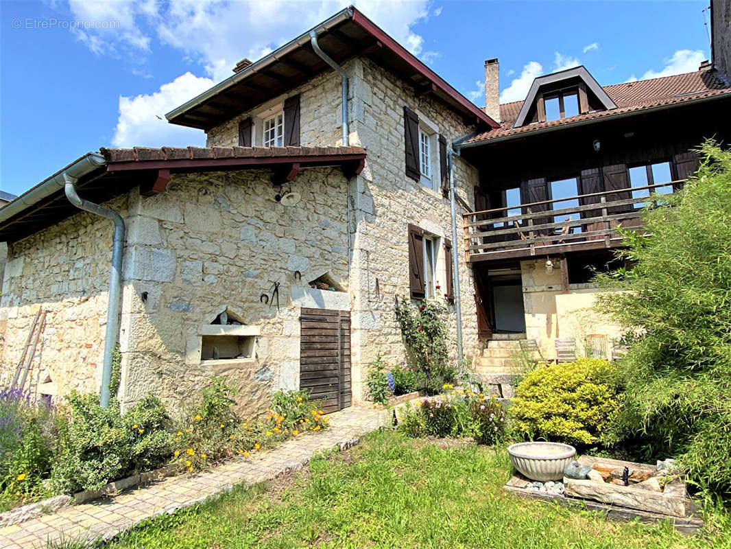 Maison à BELLEGARDE-SUR-VALSERINE