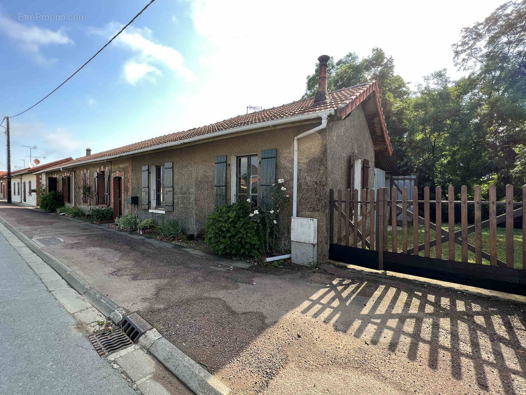 Maison à ROUMAZIERES-LOUBERT