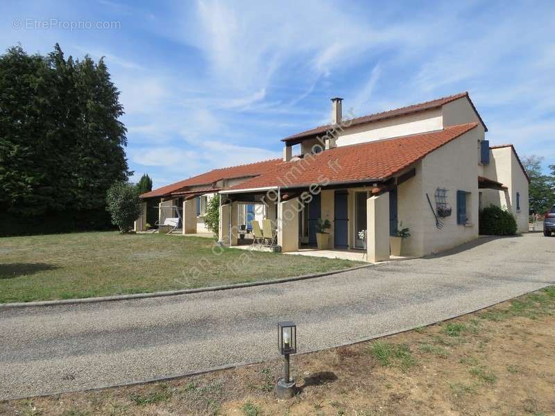 Maison à ARNAC-POMPADOUR