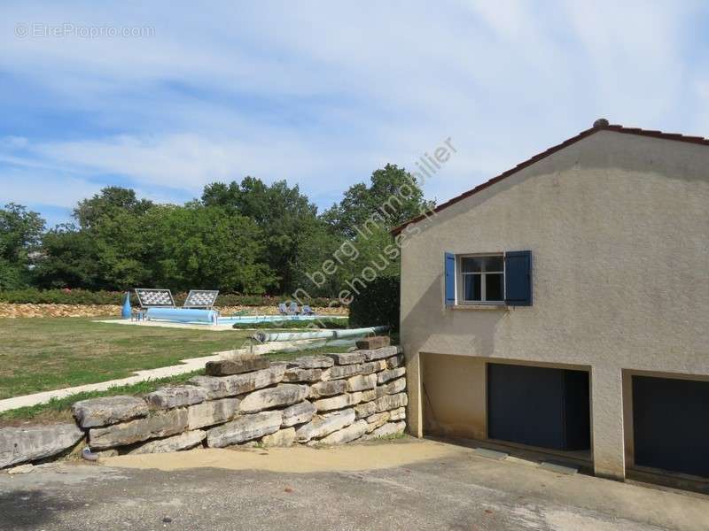 Maison à ARNAC-POMPADOUR