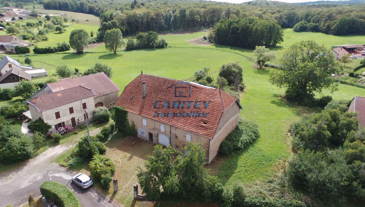 Maison à ADELANS-ET-LE-VAL-DE-BITHAINE