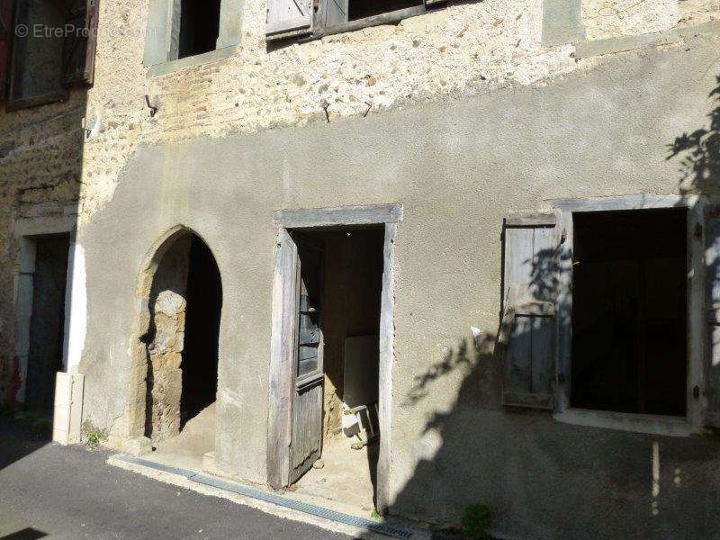 A lane entrance - Maison à TRIE-SUR-BAISE