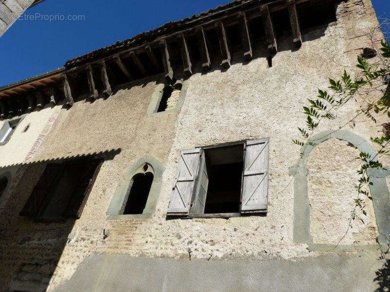 F 1ier etage - Maison à TRIE-SUR-BAISE