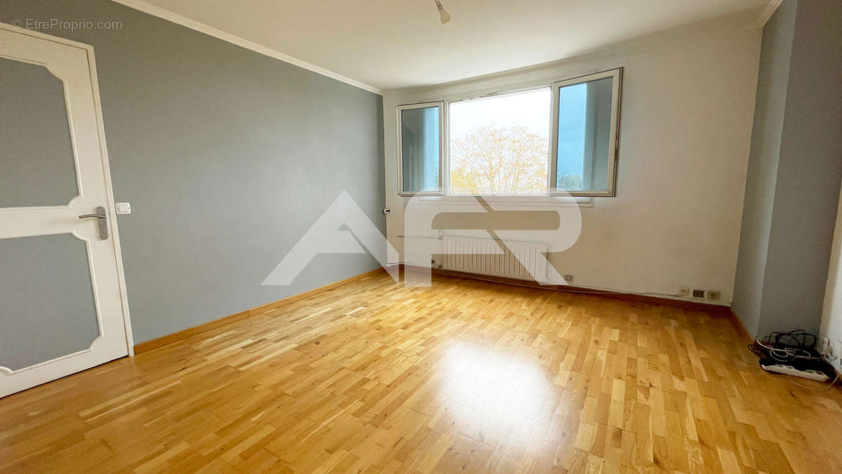 Appartement à NANTERRE