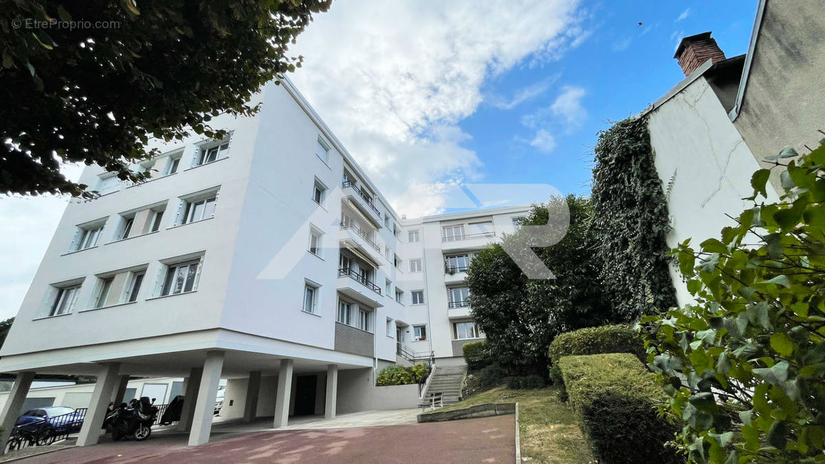 Appartement à NANTERRE