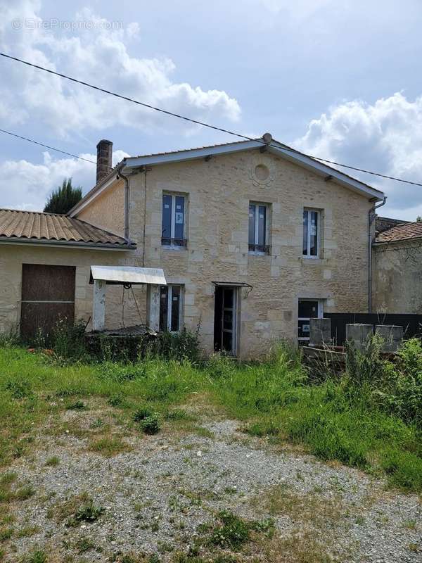 Maison à SAINT-MARTIN-LACAUSSADE