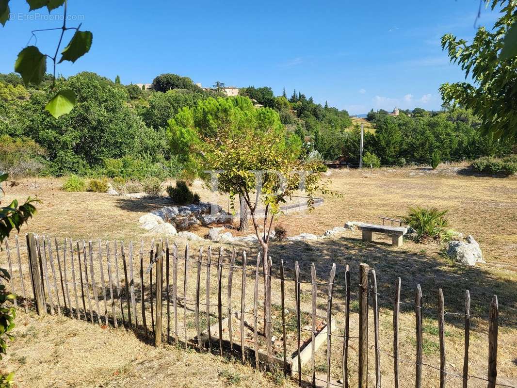 Maison à SAINT-SATURNIN-LES-APT