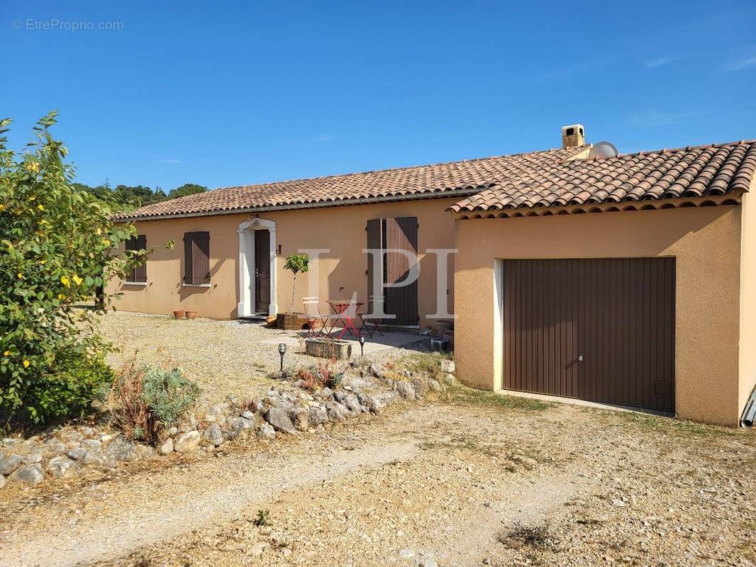 Maison à SAINT-SATURNIN-LES-APT