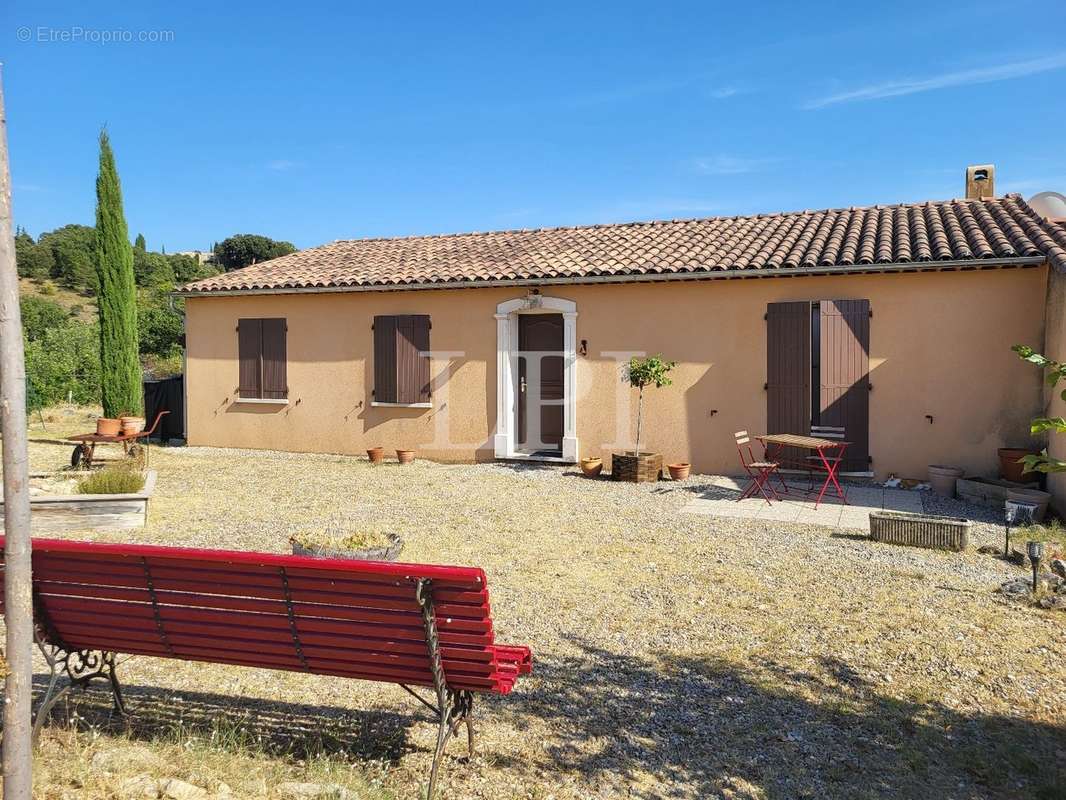 Maison à SAINT-SATURNIN-LES-APT