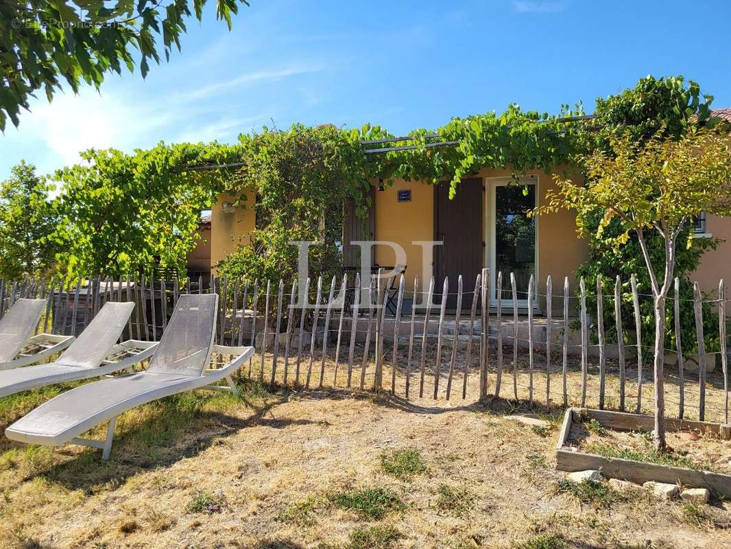 Maison à SAINT-SATURNIN-LES-APT