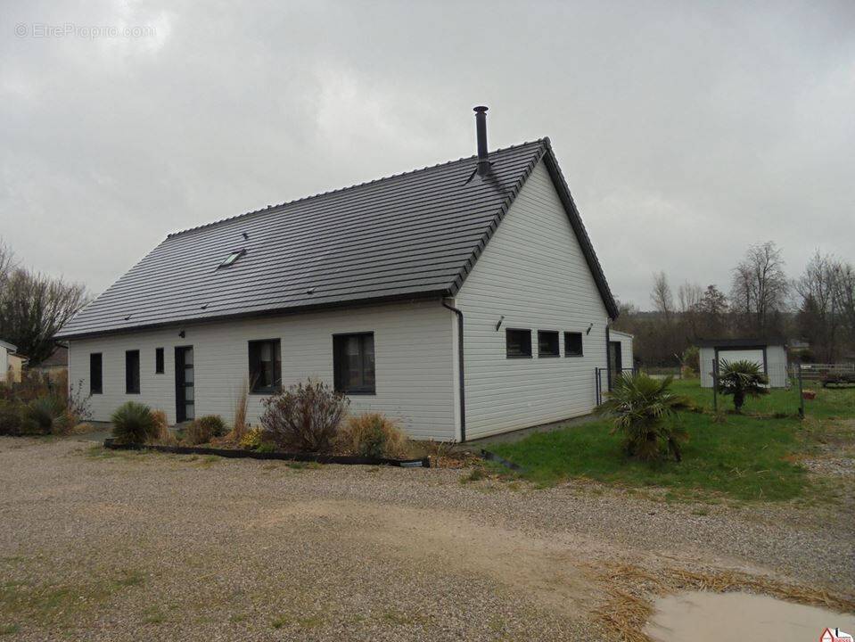 Maison à VITZ-SUR-AUTHIE