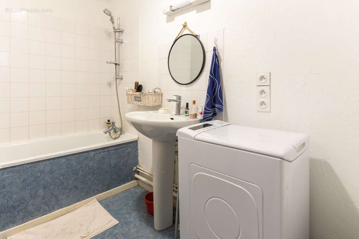 SALLE DE BAIN - Appartement à CASTRES