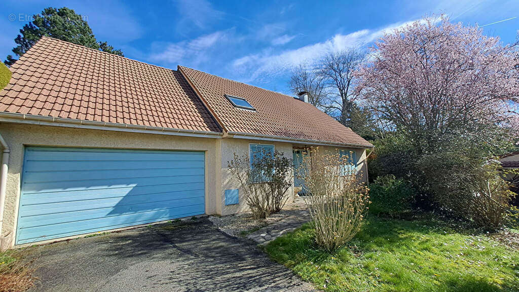 Maison à CHEVREUSE