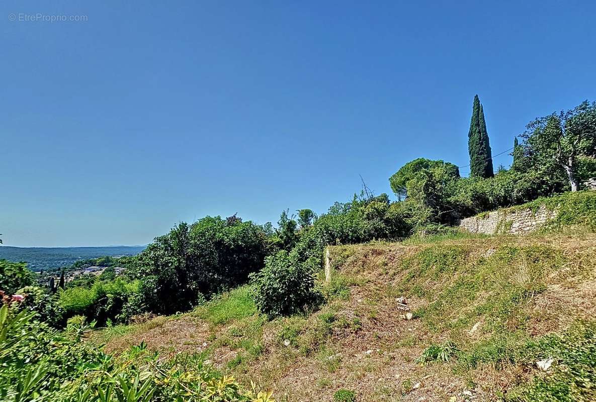 Appartement à MONTAUROUX