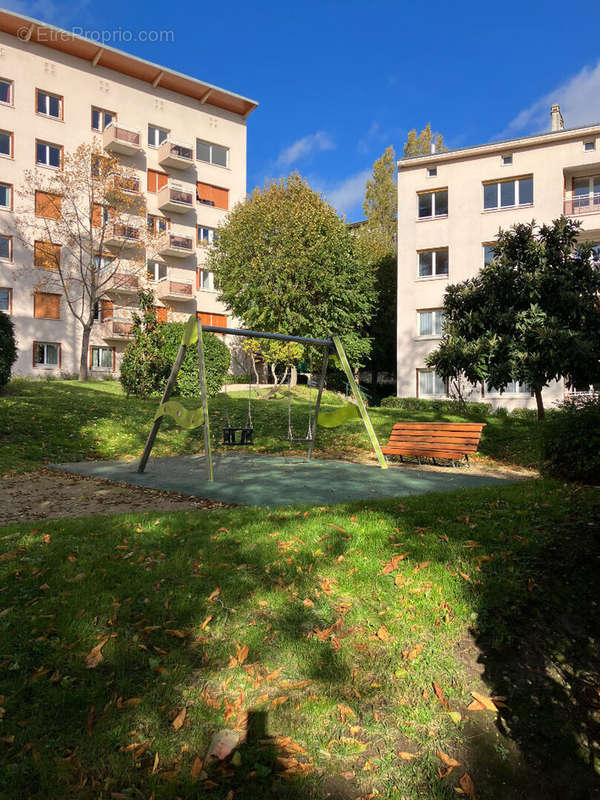 Appartement à SURESNES