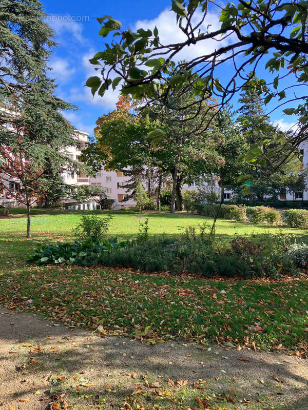 Appartement à SURESNES