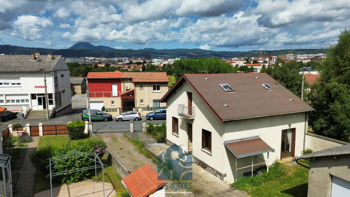 Maison à CLERMONT-FERRAND