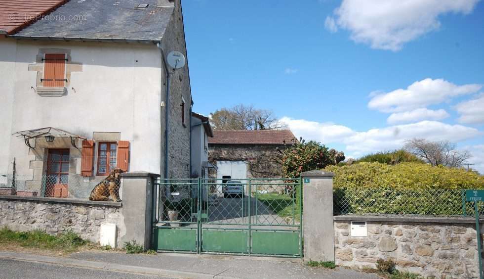 Maison à SAINT-SORNIN-LEULAC