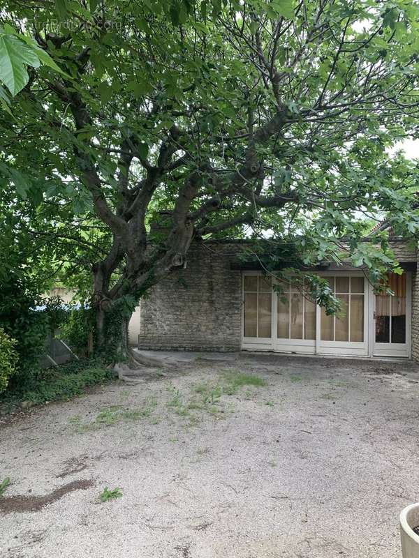 Maison à L&#039;ISLE-SUR-LA-SORGUE