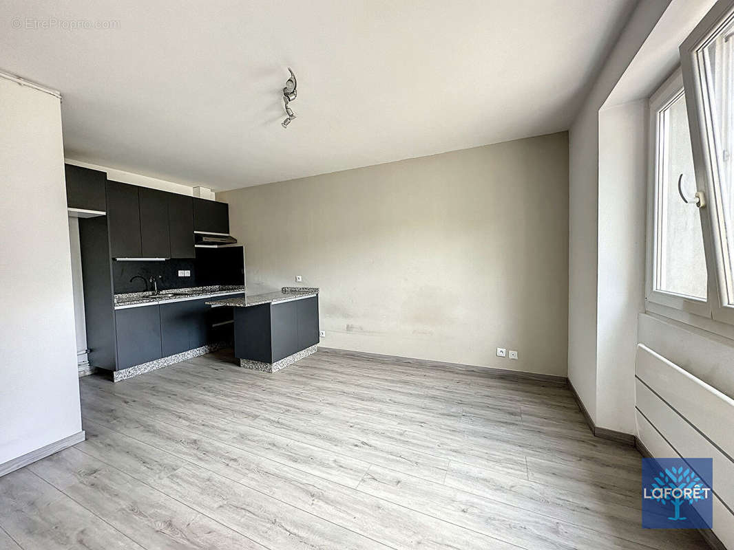 Appartement à LEUDEVILLE