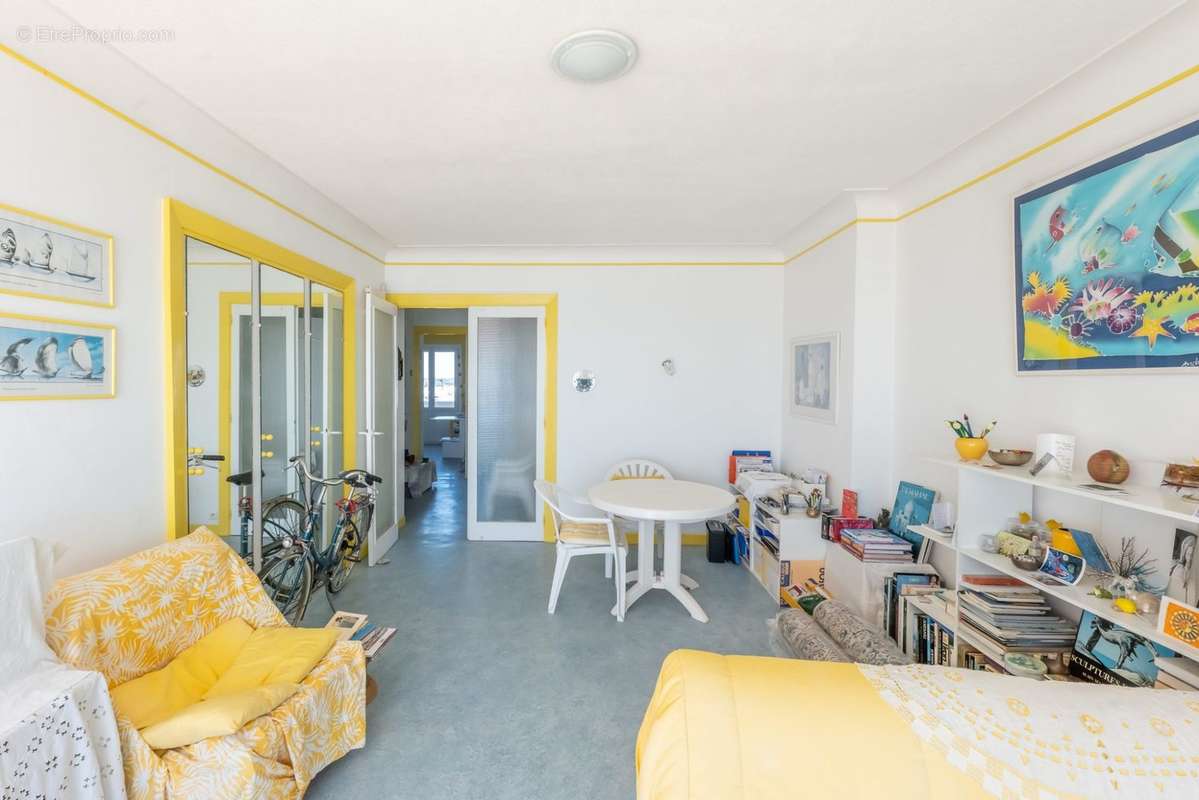 Pièce à vivre  - Appartement à LES SABLES-D&#039;OLONNE