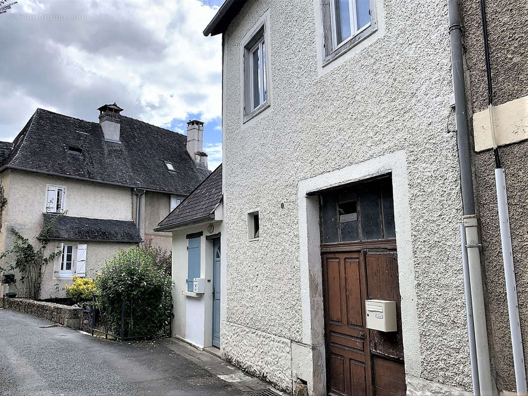 Maison à TERRASSON-LAVILLEDIEU