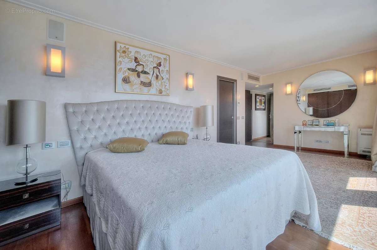 Appartement à ROQUEBRUNE-CAP-MARTIN