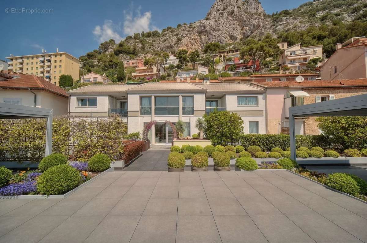 Appartement à ROQUEBRUNE-CAP-MARTIN