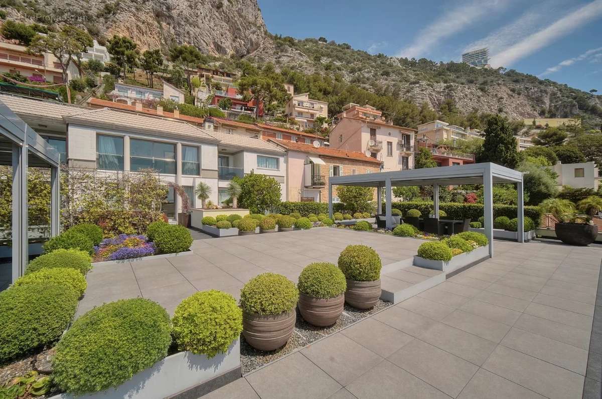 Appartement à ROQUEBRUNE-CAP-MARTIN