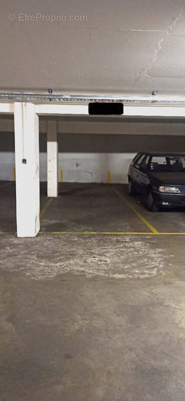 Parking à PARIS-15E