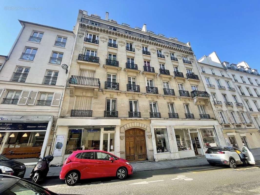 Appartement à PARIS-3E