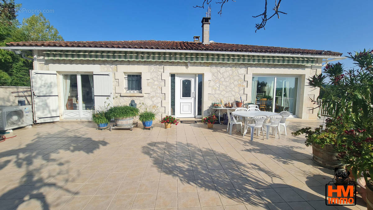 Maison à AUBETERRE-SUR-DRONNE