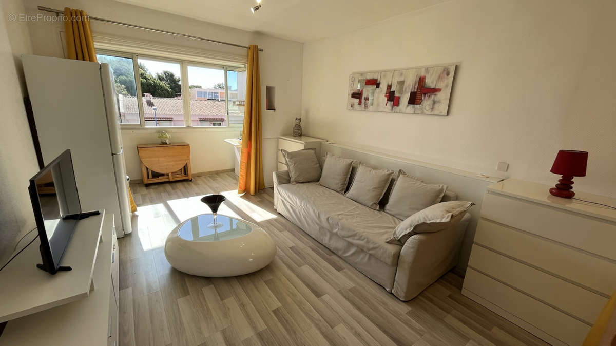 Appartement à BORMES-LES-MIMOSAS