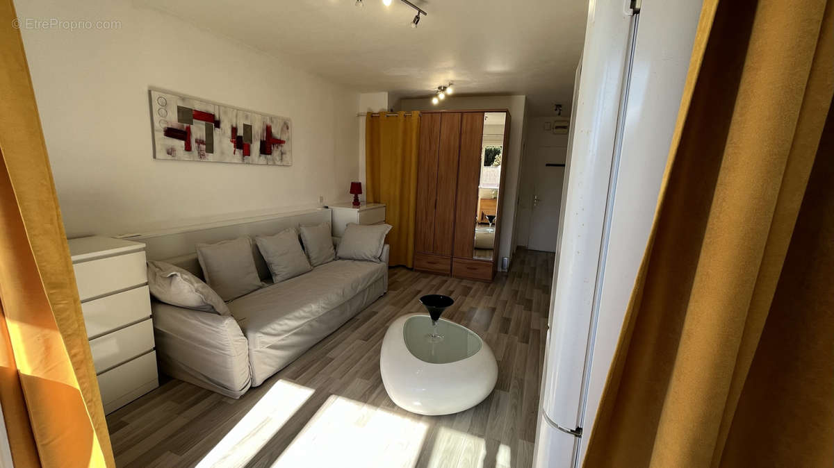 Appartement à BORMES-LES-MIMOSAS