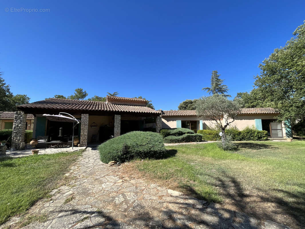 Maison à SAINT-MAXIMIN-LA-SAINTE-BAUME