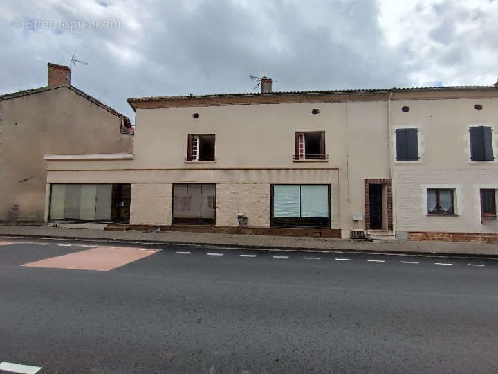 Appartement à BUSSIERE-POITEVINE