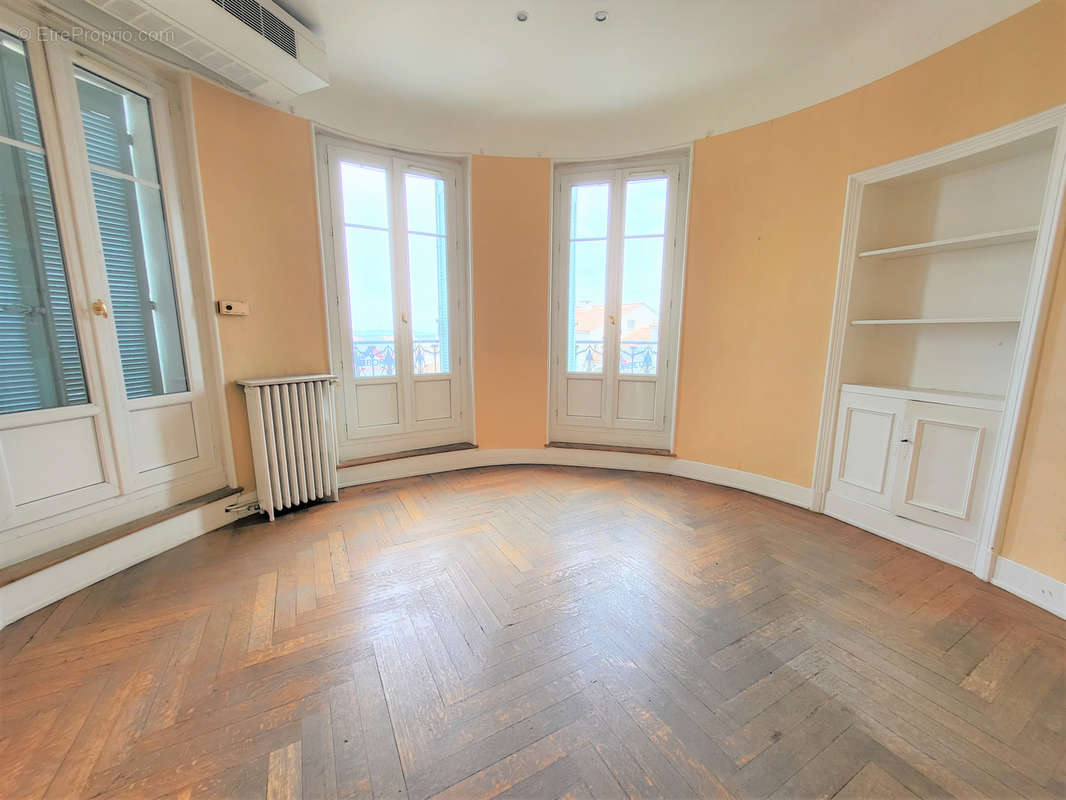 Appartement à HYERES