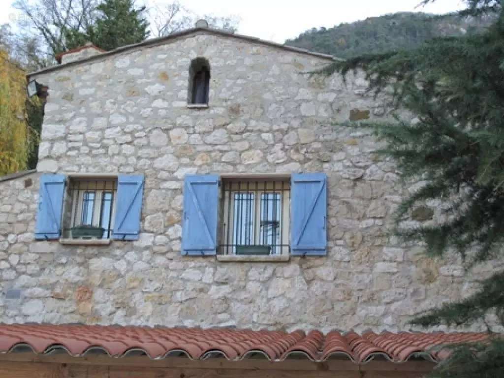 Maison à PEILLE