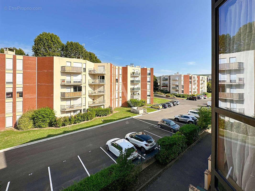 Appartement à VERNEUIL-SUR-SEINE