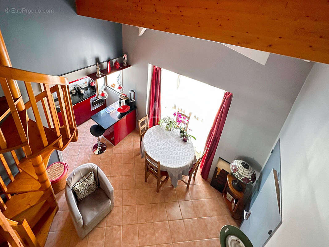 Appartement à VERNEUIL-SUR-SEINE