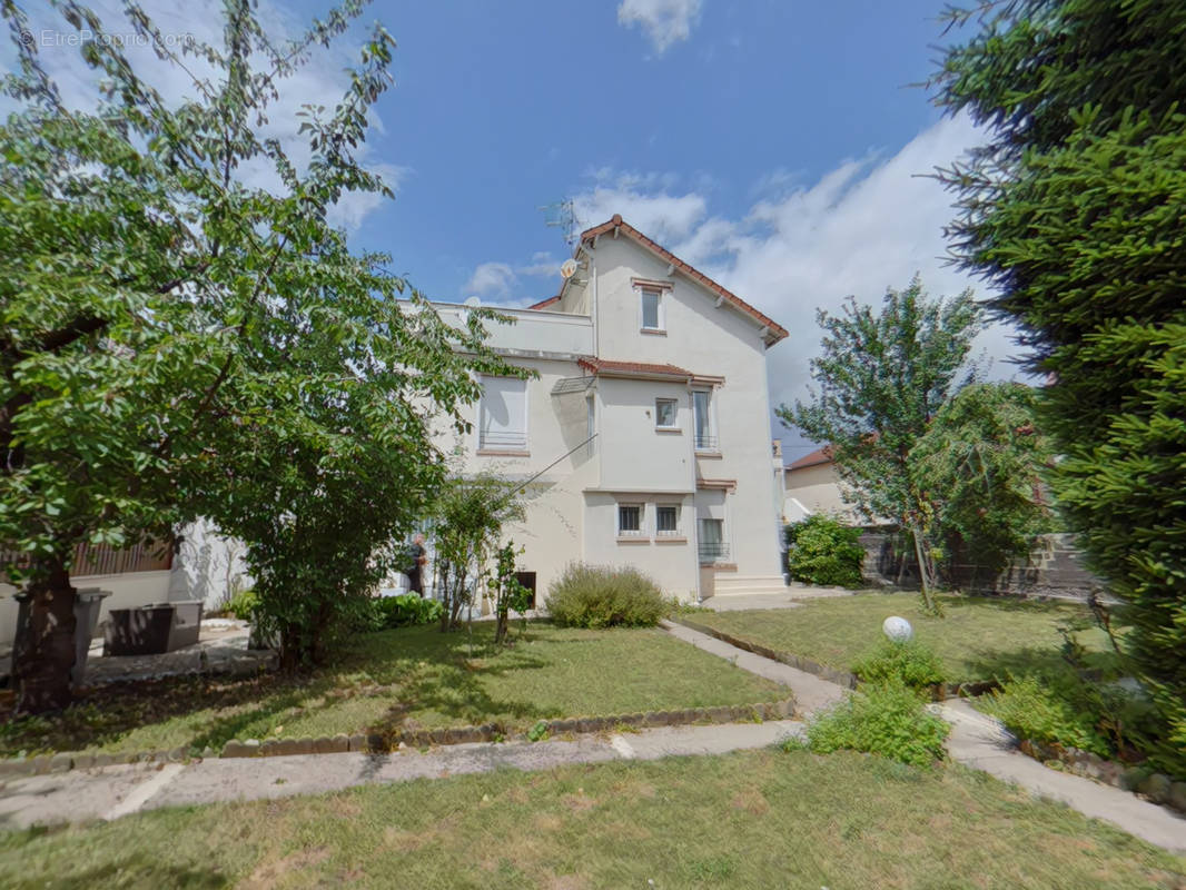 Appartement à LE BLANC-MESNIL